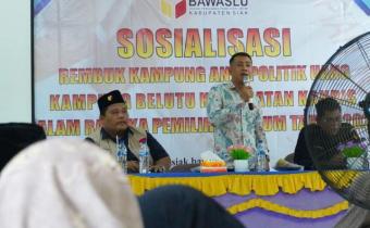 Anggota Bawaslu Provinsi Riau Nanang Wartono saat memberikan sambutan